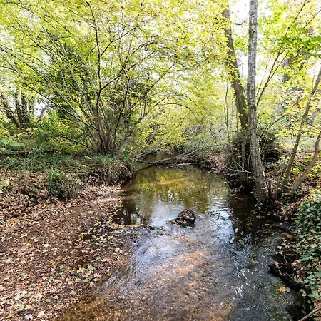 Maison En Bord De Riviere