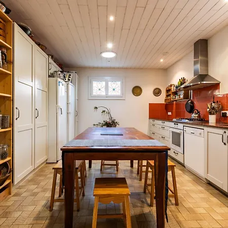 Maison En Bord De Riviere