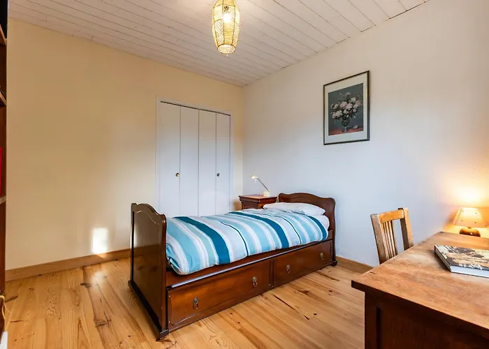 Maison En Bord De Riviere