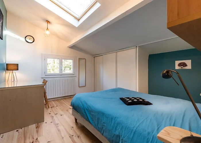 Maison En Bord De Riviere